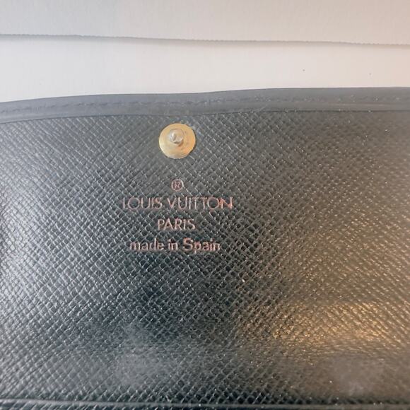 LOUIS VUITTON Key Case M63822 Epi Leather Black 4 Key Holder Multicle Noir matte - Picture 5 of 8